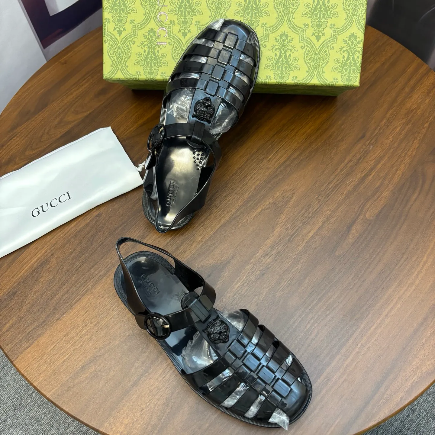 Men's shoes: 260💰[Gucci] sandals, counter quality, top-quality original items, real photos! Original T men's shoes 💰PU material, fine workmanship, comfortable; genuine 1:1 replica Size: 36 ~ 46